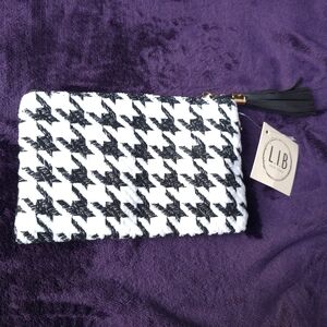 Black and White Houndstooth Wristlet
